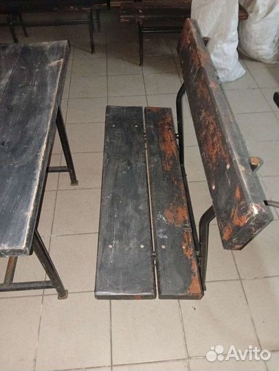 Стол и скамейки