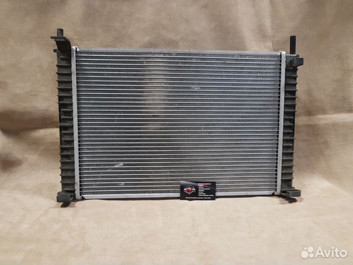 Радиатор охлаждения Ford Fusion/Fiesta 2002-2012