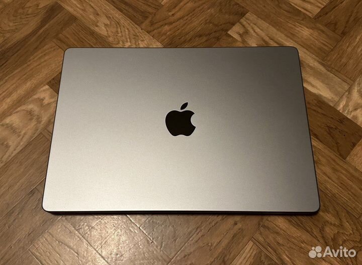 MacBook Pro M1 14