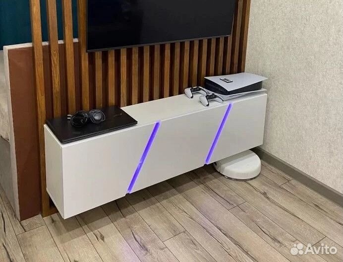 Подвесная тумба под телевизор