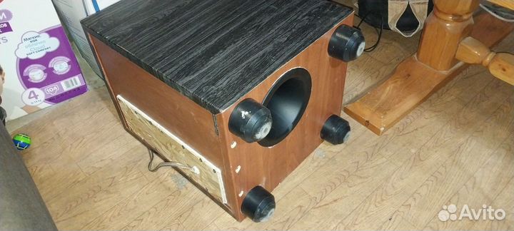 Сабвуффер jbl напольные