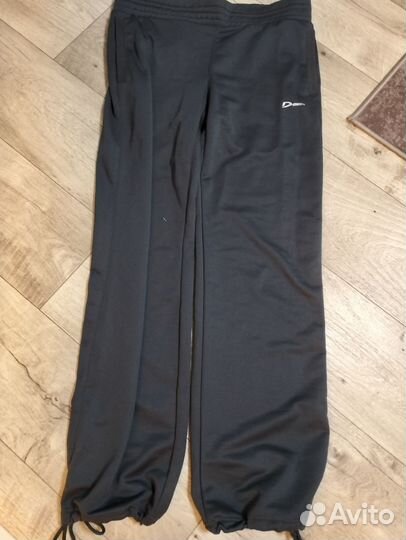 Спортивный костюм женский