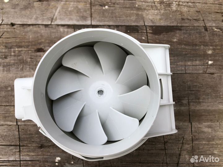 Вентилятор вытяжной канальный на запчасти