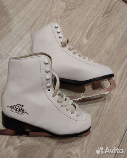 Продам фигурные коньки