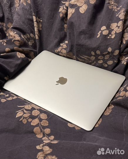 Ноутбук Macbook air 13 2020 m1 256 гб