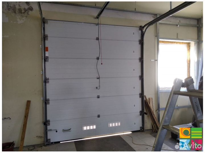 Секционные ворота для гаража alutech