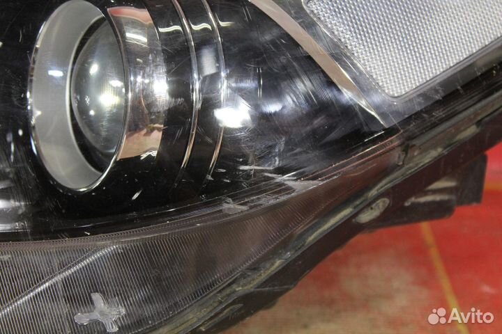 Фара левая Hyundai Tucson