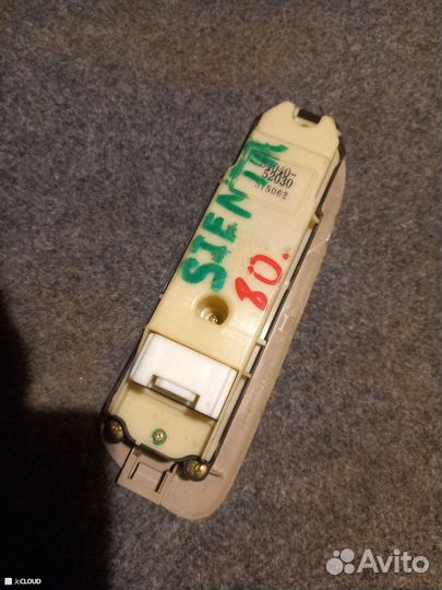 Блок упр. стеклоподьемниками на toyota sienta NCP8