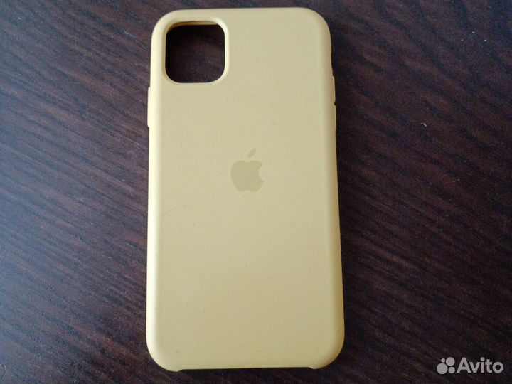 Чехол на iPhone 11