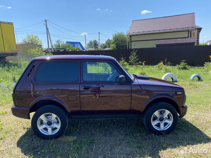 LADA 4x4 (Нива) 1.7 МТ, 2015, 107 000 км