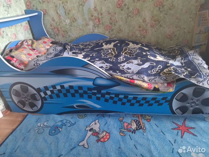 Детская кровать машина с матрасом