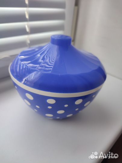 Чашки,сахарницы