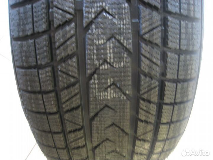 Firemax FM808 245/40 R19 98V