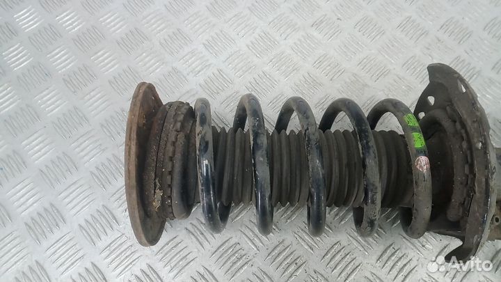 Стойка передняя правая volvo S60 2 2010-2017