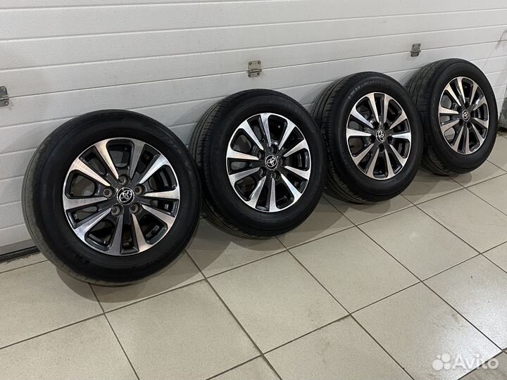 Комплект колес на оригинальных дисках toyota R15