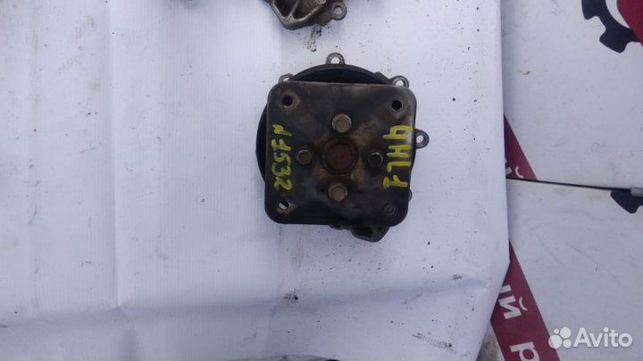 Помпа Isuzu Elf 4HL1 1996