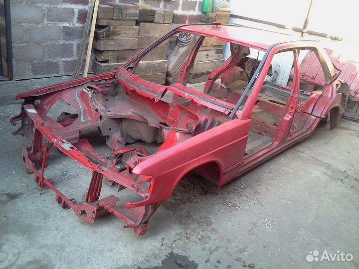 Кузовные детали Мерседес 190 W201 1985 г.в