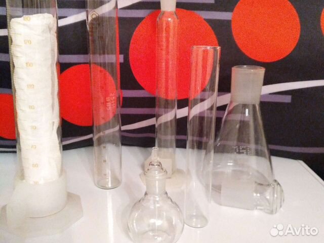 Стеклянные пузырьки,пробирки