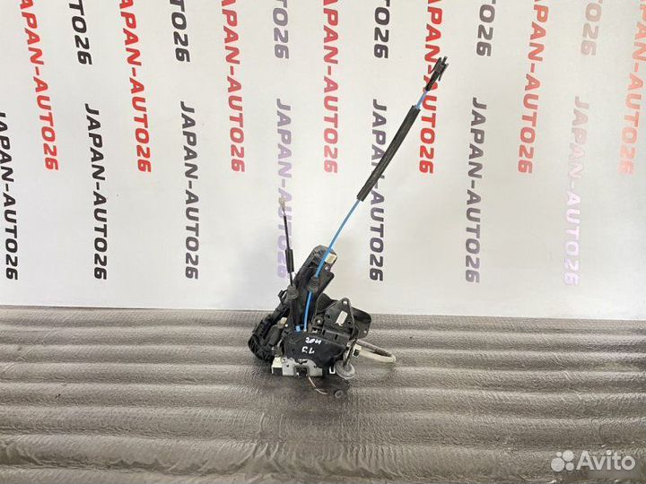 Замок двери передний левый Mercedes-Benz C-Класс