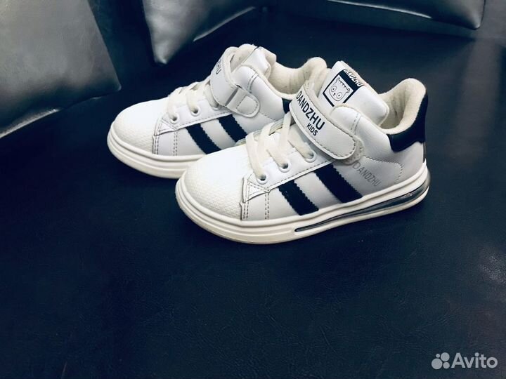 Кроссовки детские