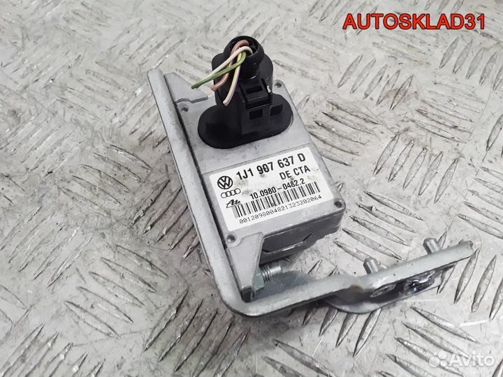 Датчик ускорения Фольксваген Гольф 4 1J0907655A