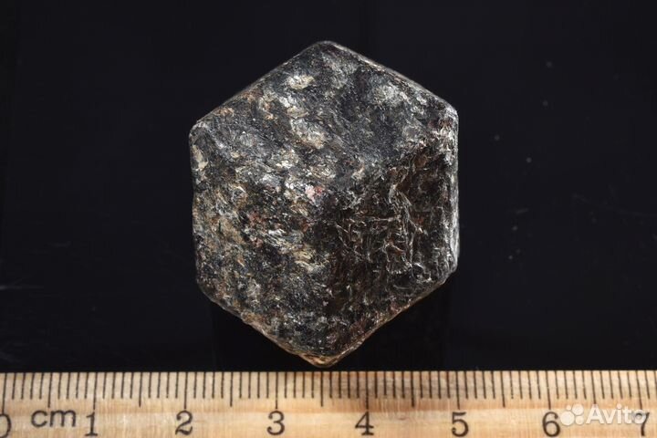 Кристалл. Гранат (альмандин). Лот №1000