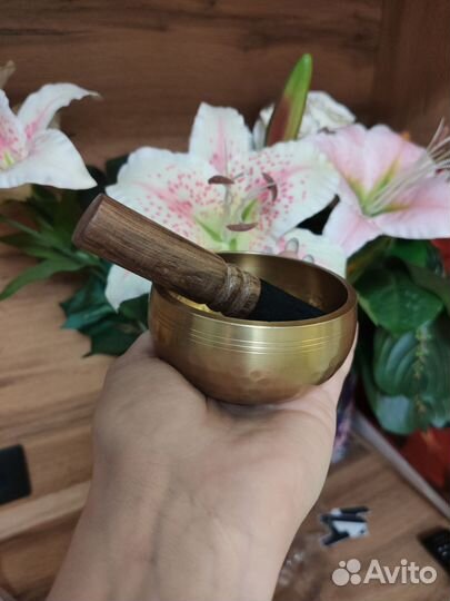 Поющая тибетская кованая чаша