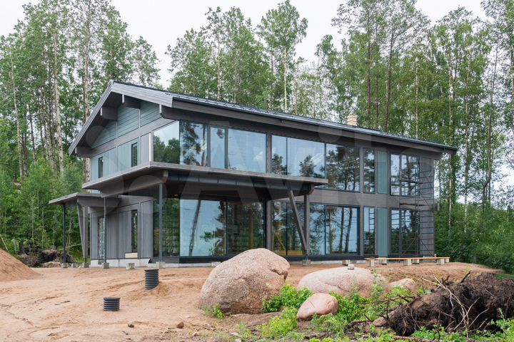 Коттедж 320 м² на участке 33,2 сот.