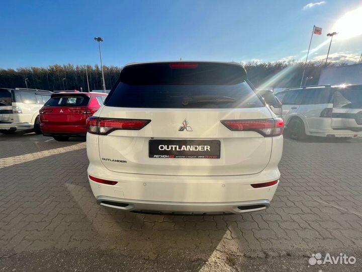 Mitsubishi Outlander 2.5 CVT, 2023