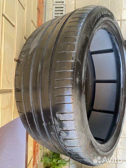 Pirelli P Zero 275/40 R22 и 315/35 R22