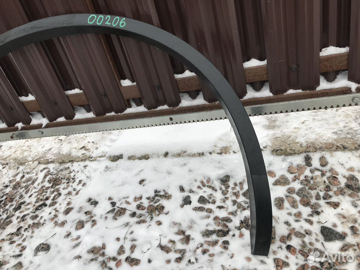 Накладка крыла заднего правого Volkswagen Touareg