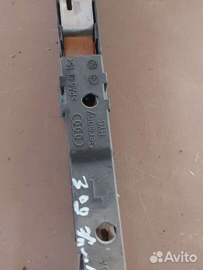 Кронштейн заднего бампера на Audi A8 D3