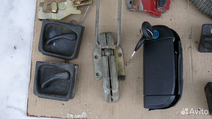 Ручка-замок распашной двери Фольксваген Т4