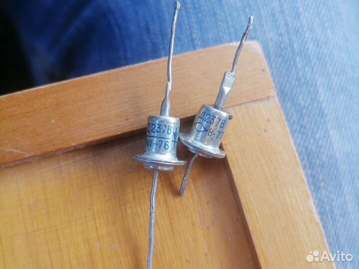 Кремниевые диффузионные диоды Ку201и кд202р Д237В