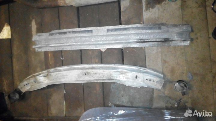 Усилитель бампера Audi A4 B6 2004 Avant