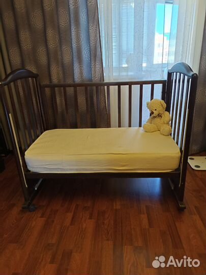 Детская кроватка