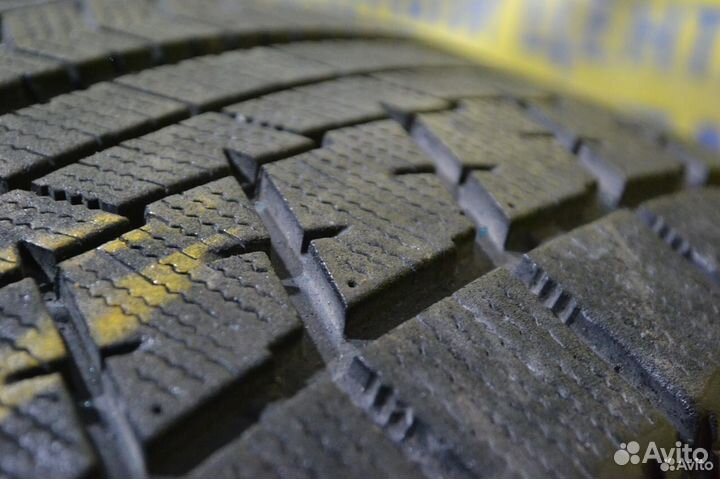 Bridgestone Blizzak VRX 225/55 R18