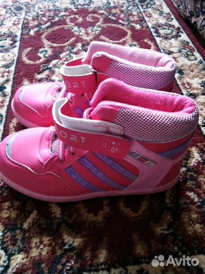 Кроссовки для девочек