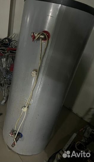 Водонагреватель Ariston, 200л