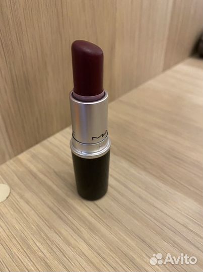 Помада Mac Rebel
