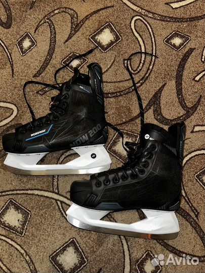 Коньки хоккейные