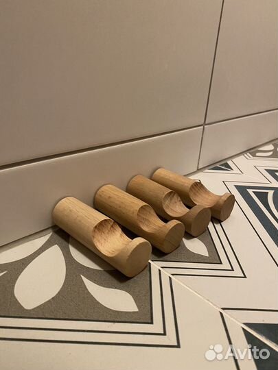 Крючок настенный из бука