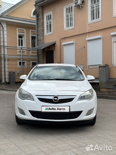 Opel Astra 1.4 МТ, 2011, 200 000 км