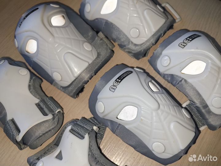 Защита детская шлем налокотники наколенники