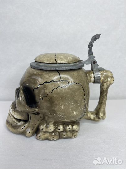 Немецкая пивная кружка-череп