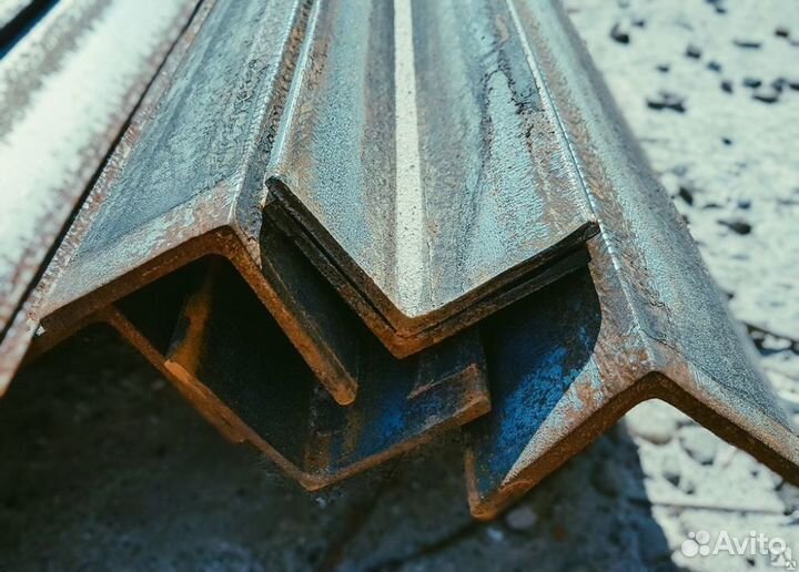 Уголок металлический
