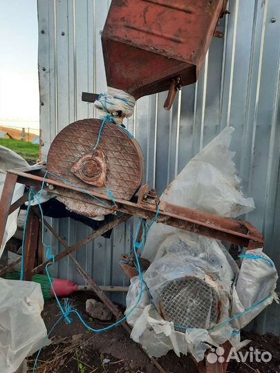 Зернодробилка бу