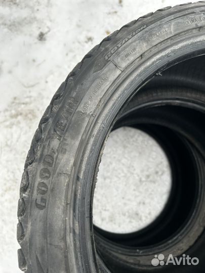 Goodyear UltraGrip 235/40 R18