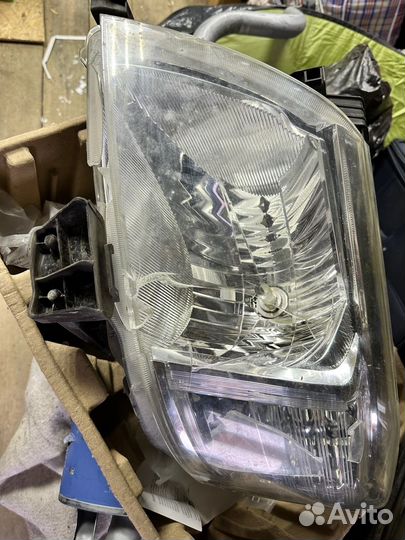 Фара toyota hilux