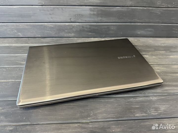 Ноутбук Samsung 17 дюймов i7